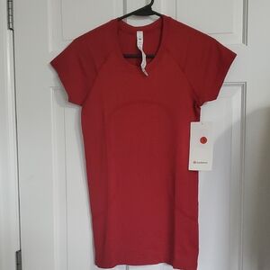 NWT Lululemon Swiftly Tech Short Sleeve 2.0 Women's Sz 4 Prep Red